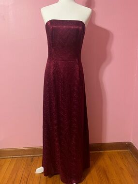Jessica McClintock Strapless Burgundy Formal Gown